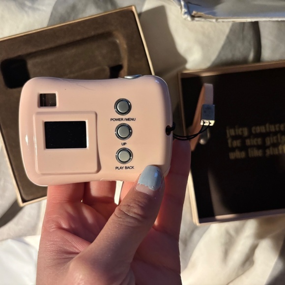 Juicy couture pink digital camera - Picture 4 of 9